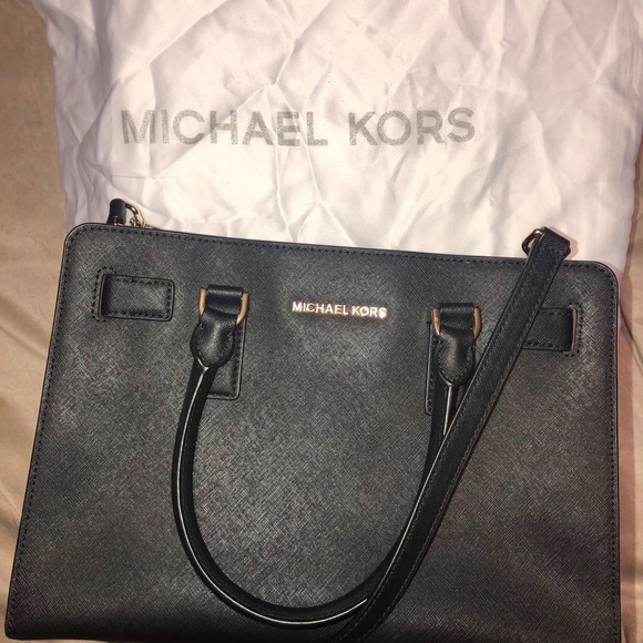 Brand new Michael Kors purse - never been used - Picture 2 of 7